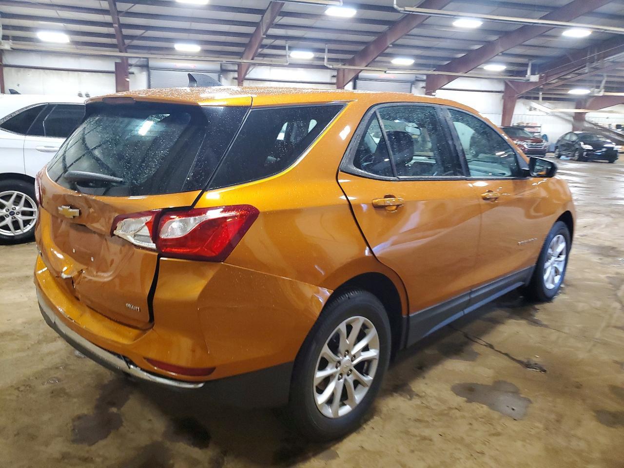 2018 Chevrolet Equinox Ls - zdjęcie 3