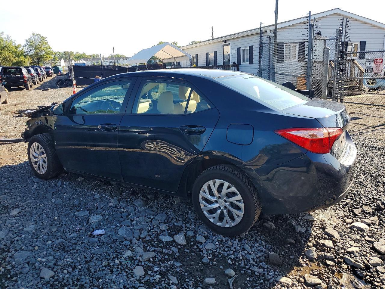 2017 Toyota Corolla Le - zdjęcie 2