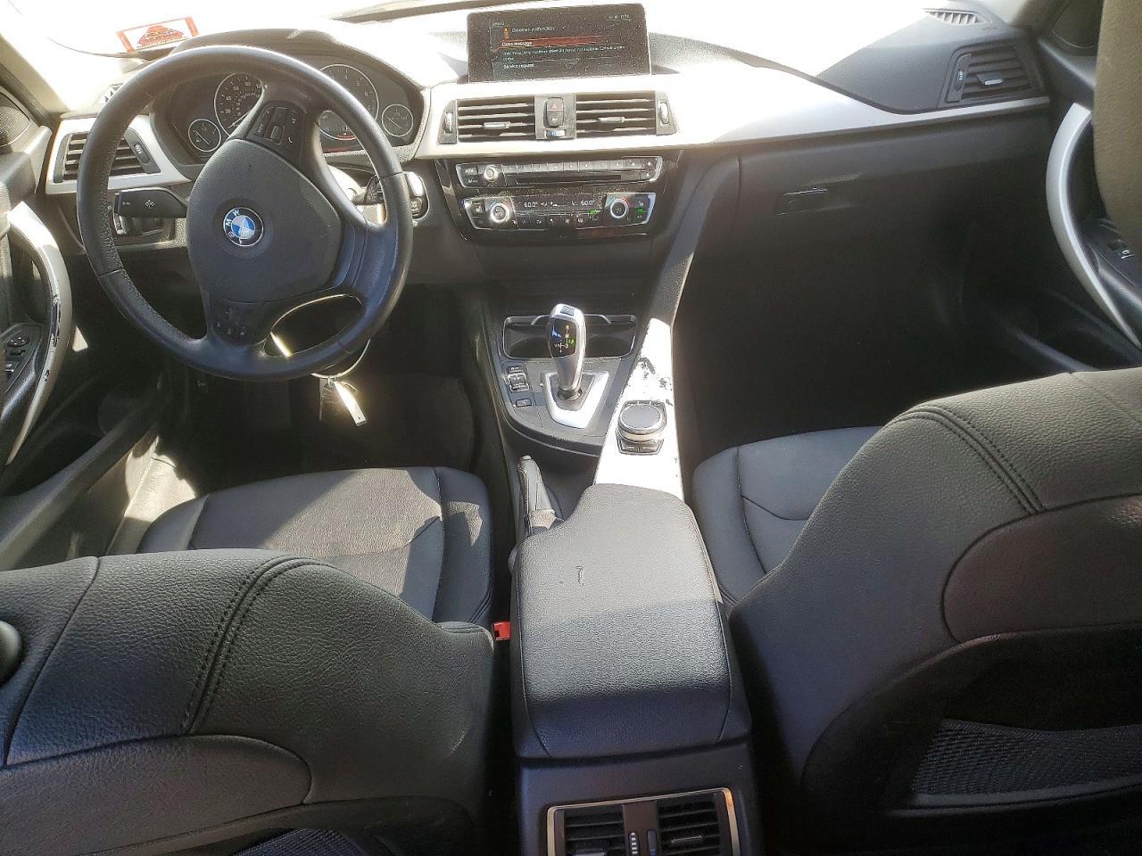 2017 BMW Seria 3 320i - zdjęcie 8
