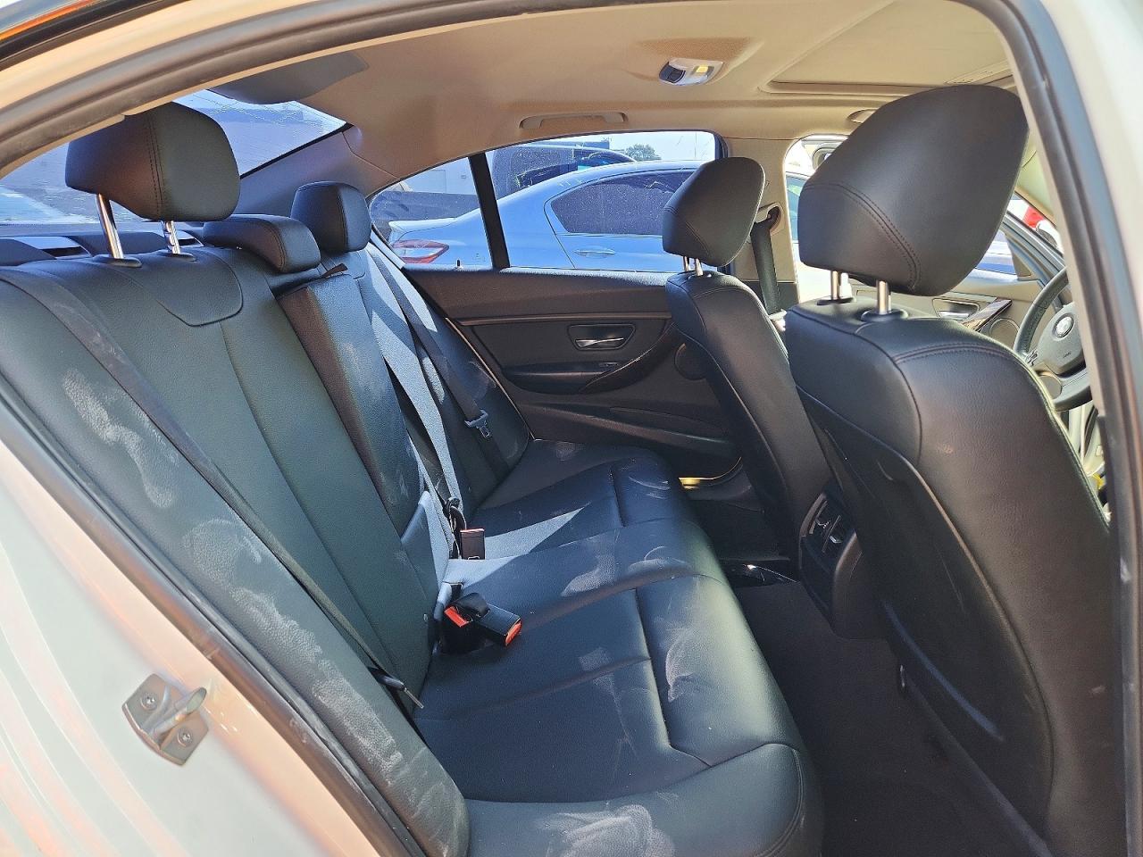 2015 BMW 320 I - zdjęcie 10
