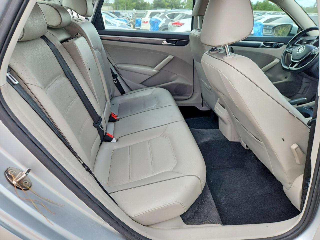2018 Volkswagen Passat S - zdjęcie 10