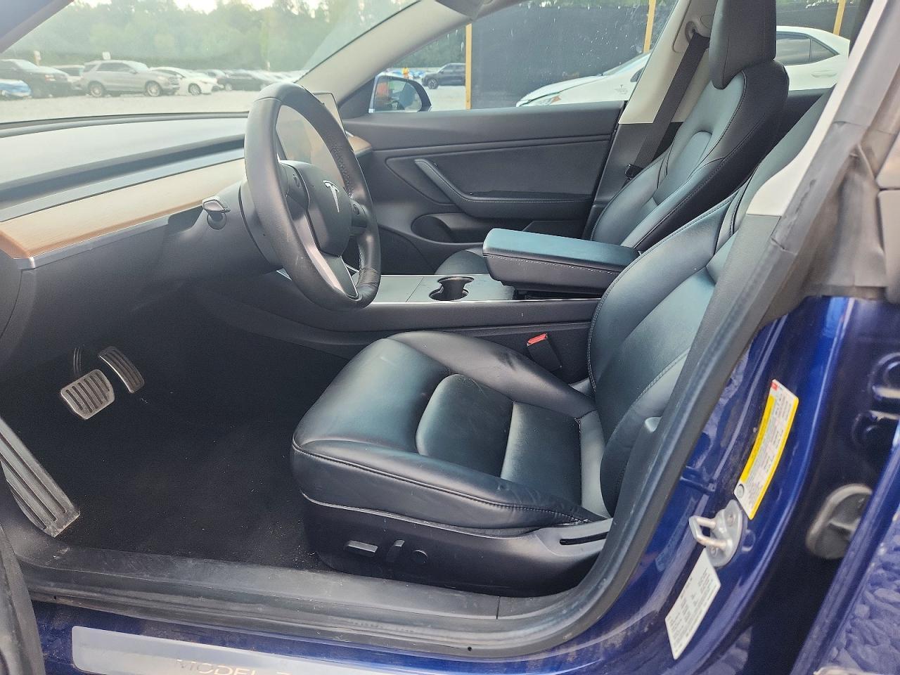 2019 Tesla Model 3 - zdjęcie 7