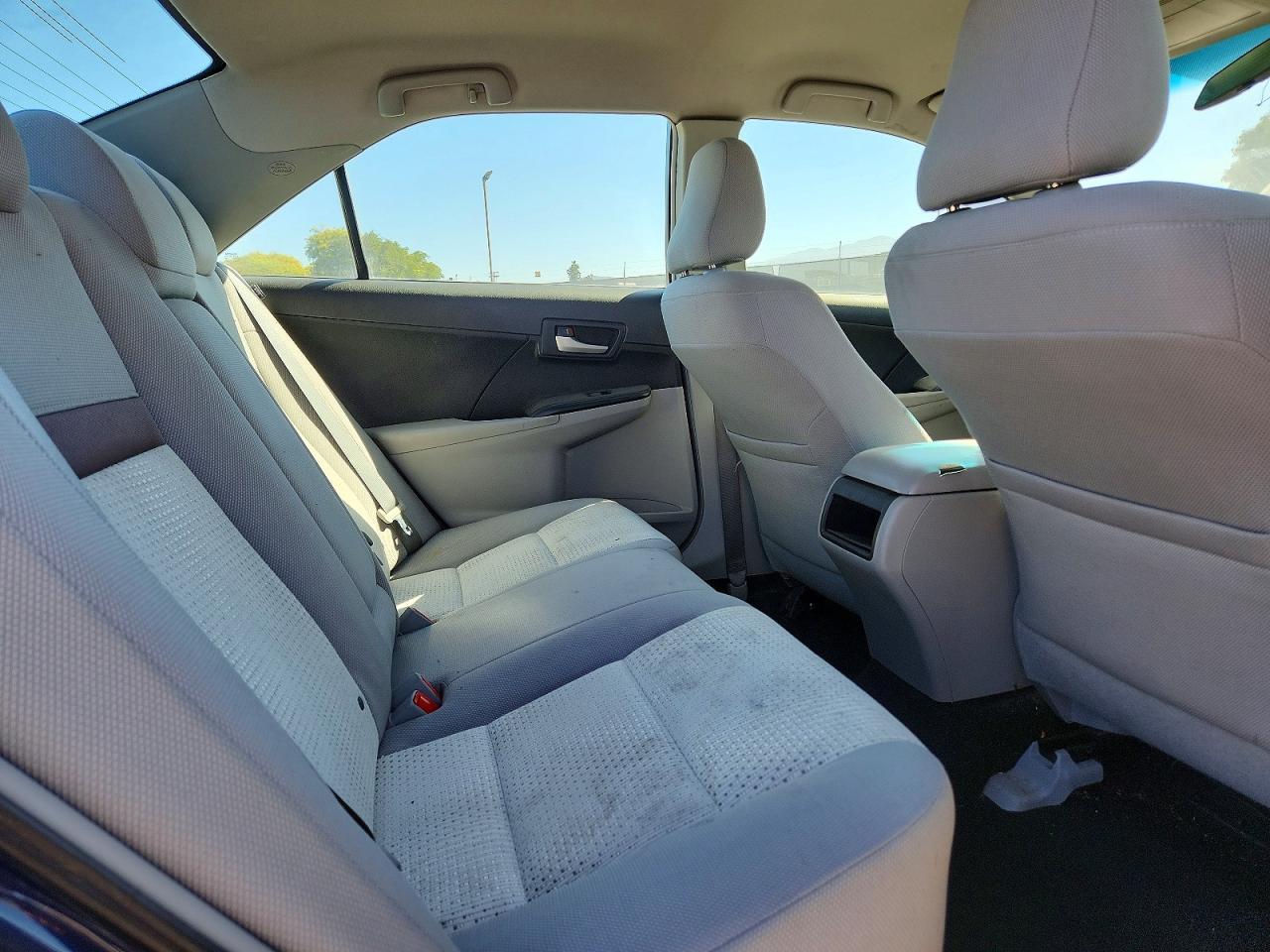 2014 Toyota Camry Le - zdjęcie 10