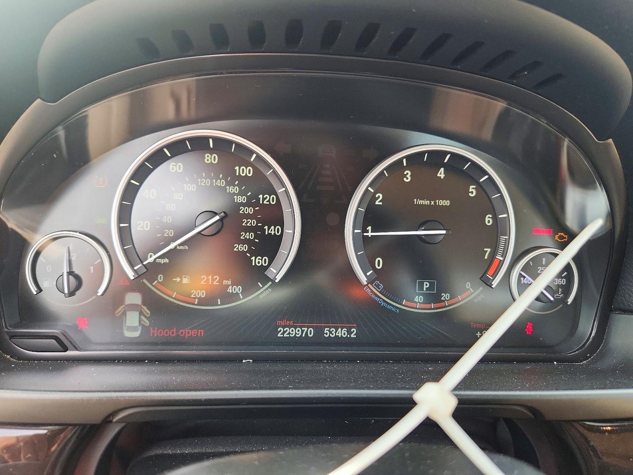 2015 BMW Seria 5 528i - zdjęcie 9