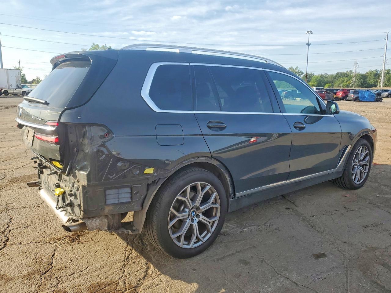 2024 BMW X7 xDrive40I - zdjęcie 3