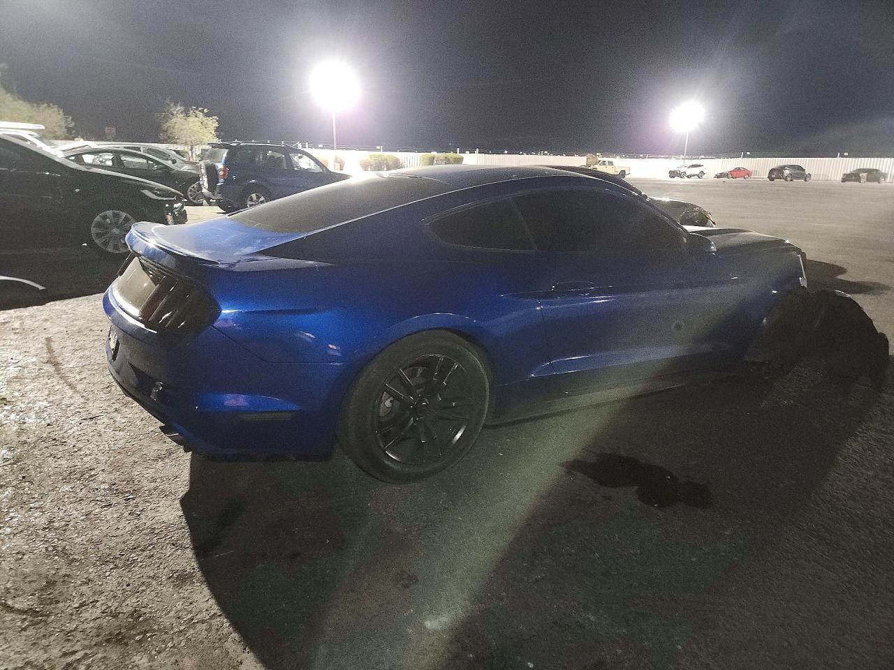 2017 Ford Mustang - zdjęcie 3