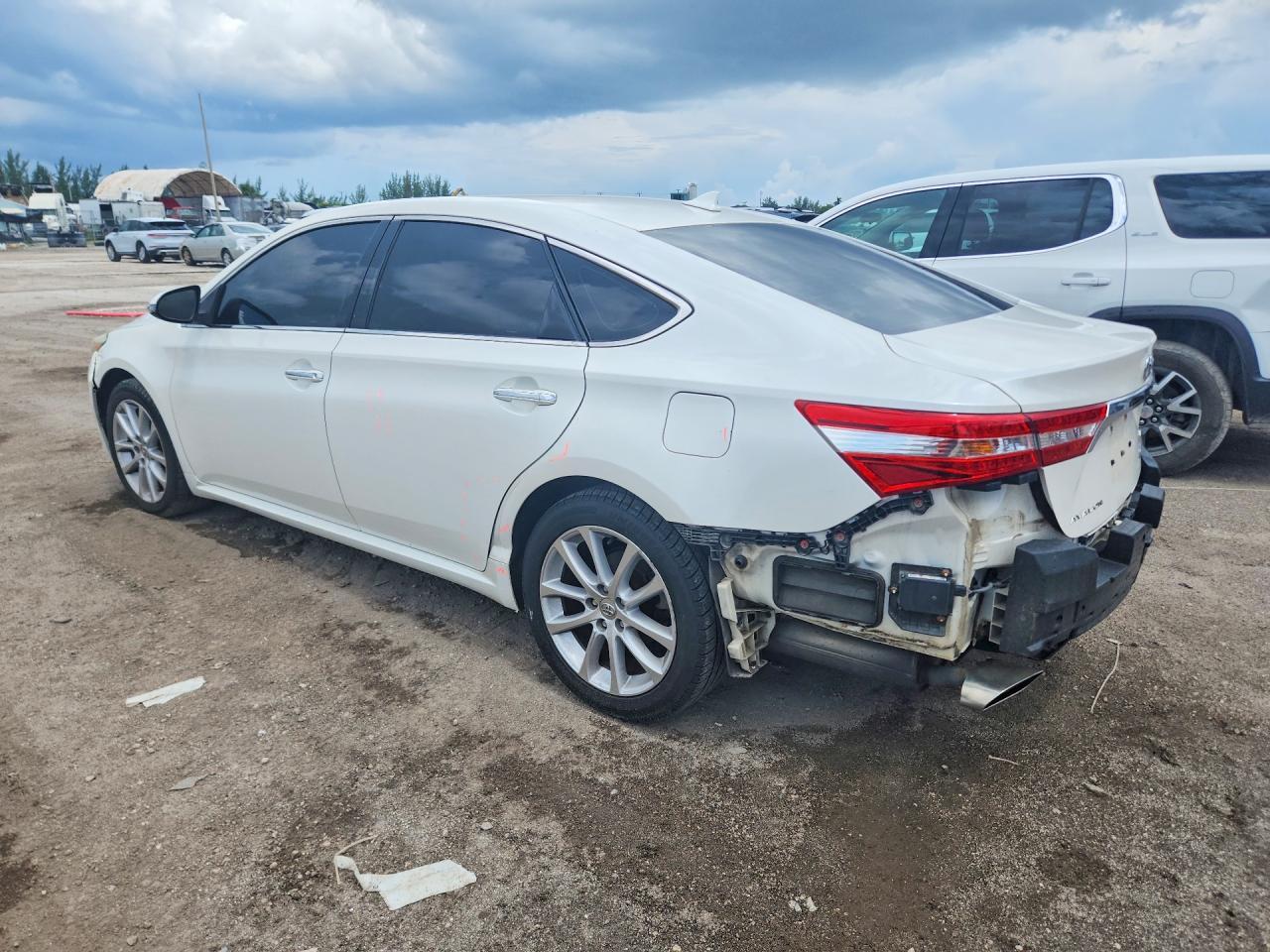 2014 Toyota Avalon Limited - zdjęcie 2