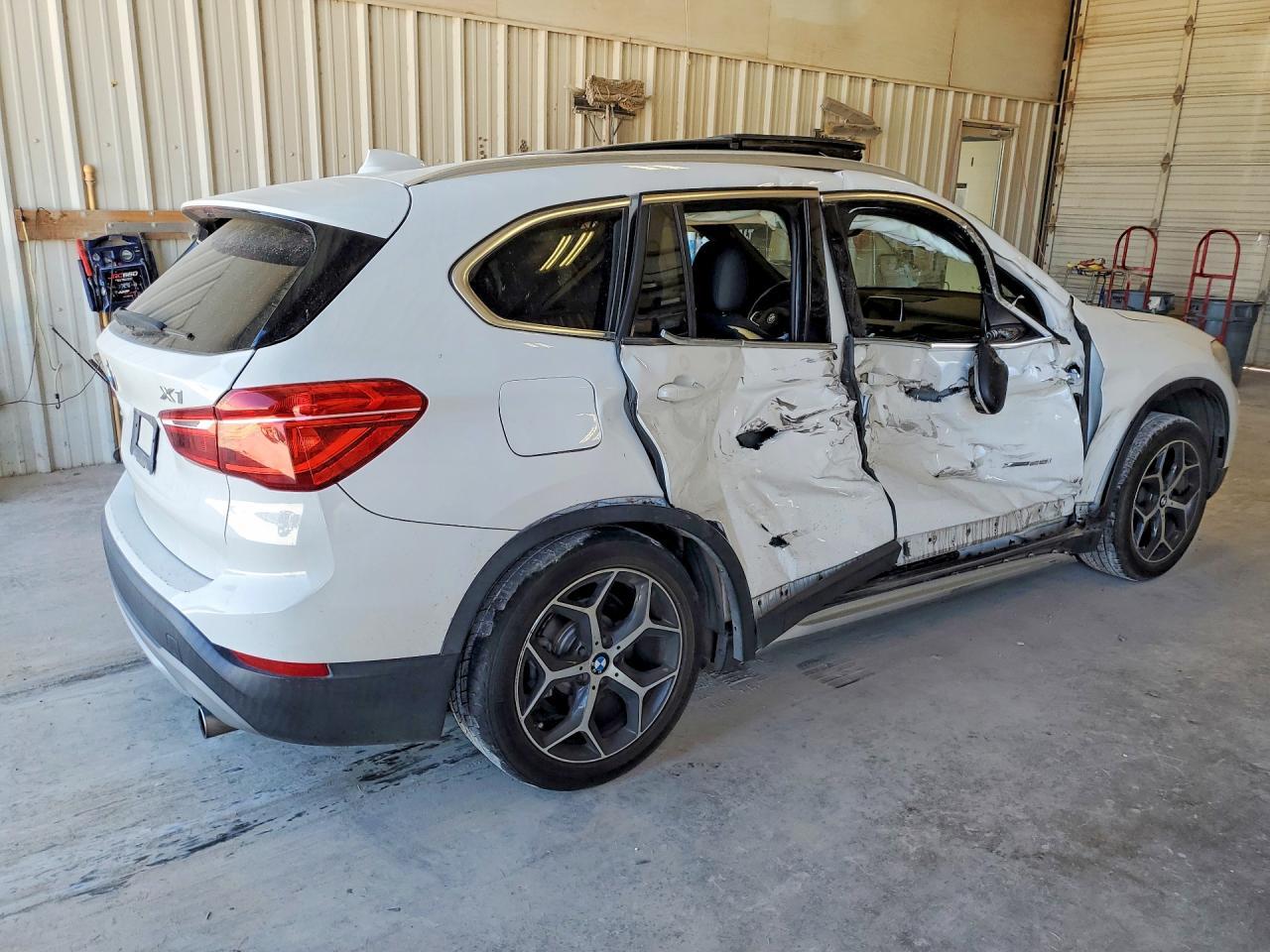 2016 BMW X1 xDrive28I - zdjęcie 3