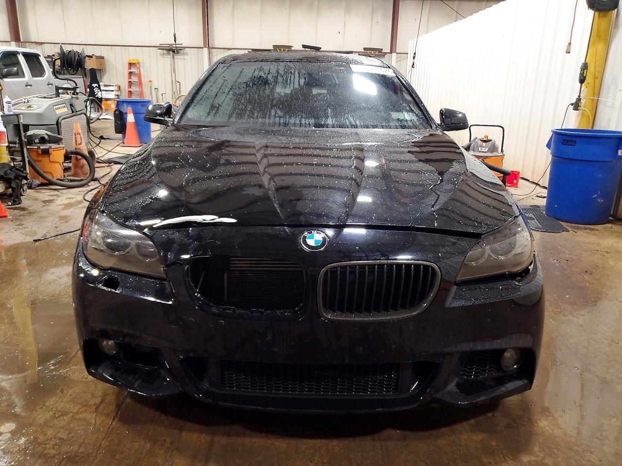2013 BMW Seria 5 550i - zdjęcie 5