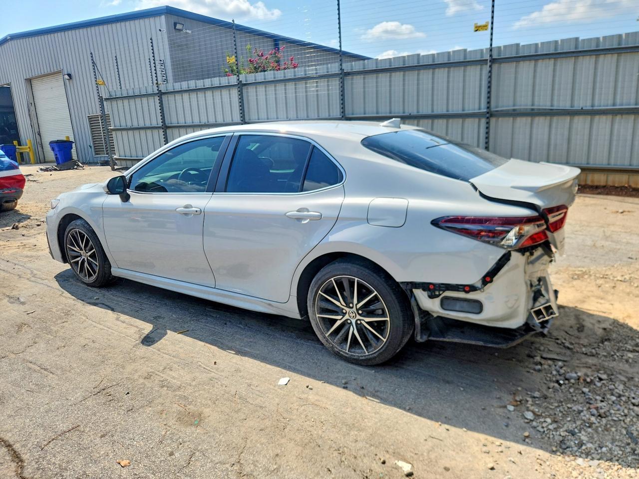 2023 Toyota Camry Se - zdjęcie 2