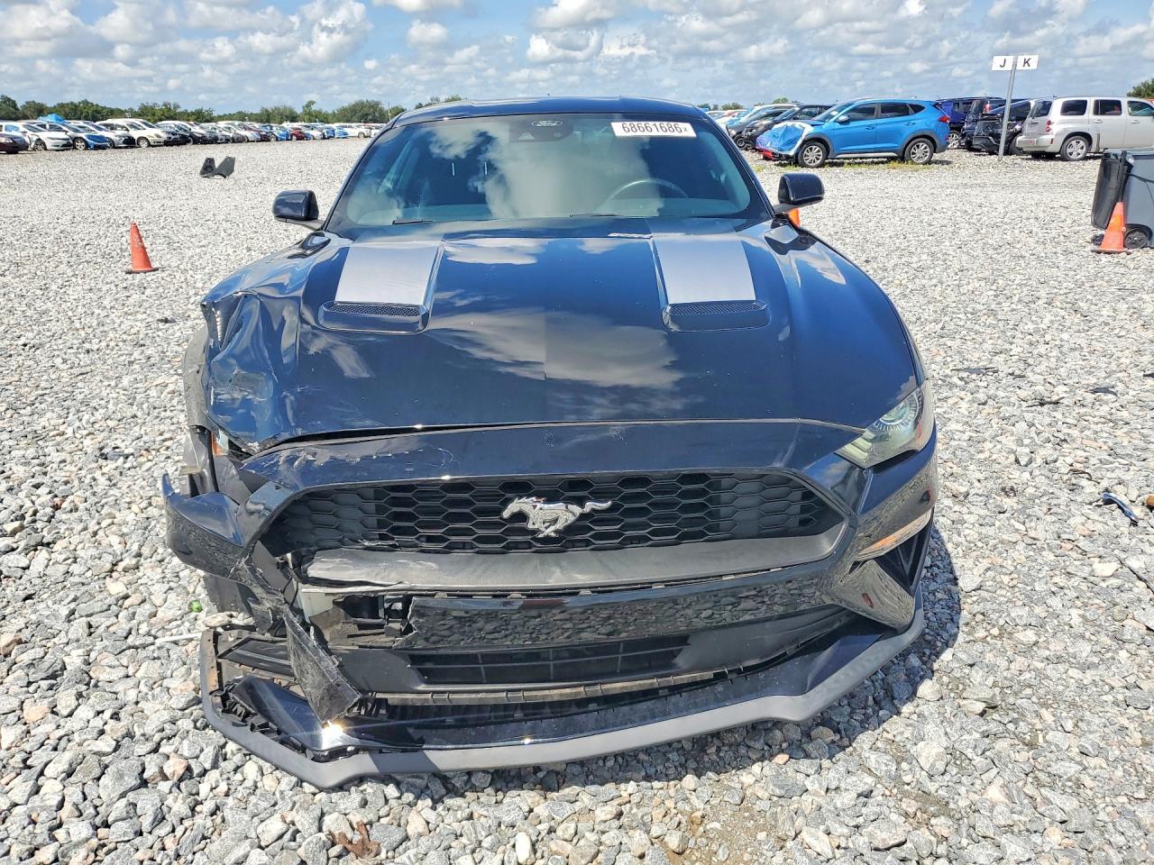 2022 Ford Mustang - zdjęcie 5