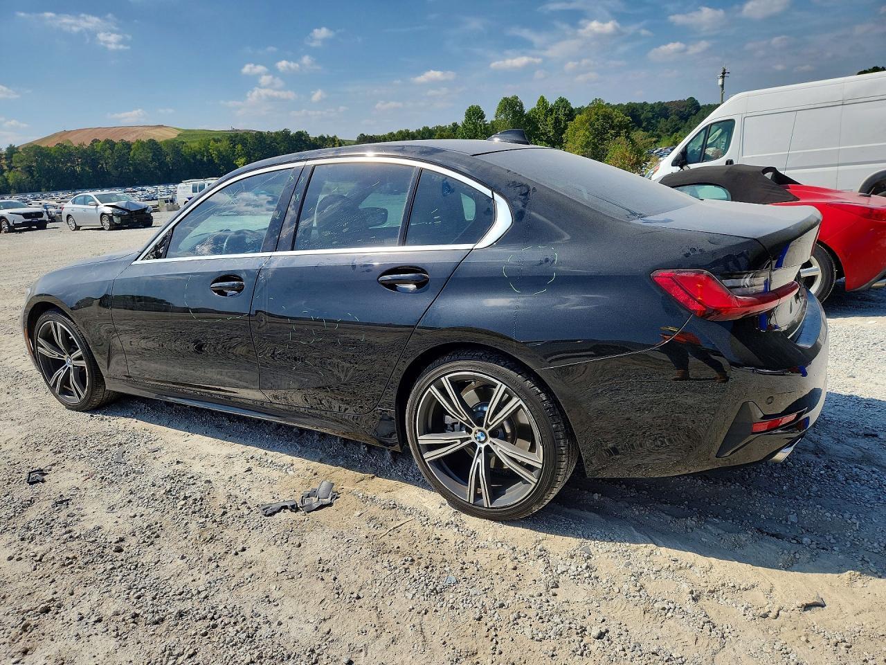 2020 BMW 330I - zdjęcie 2
