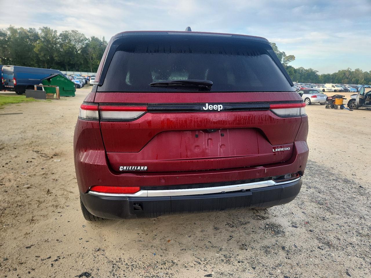 2025 Jeep Grand Cherokee Laredo - zdjęcie 6