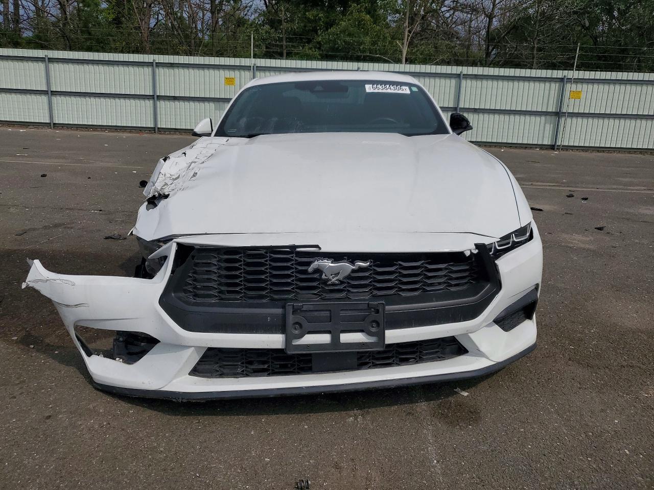 2025 Ford Mustang - zdjęcie 5