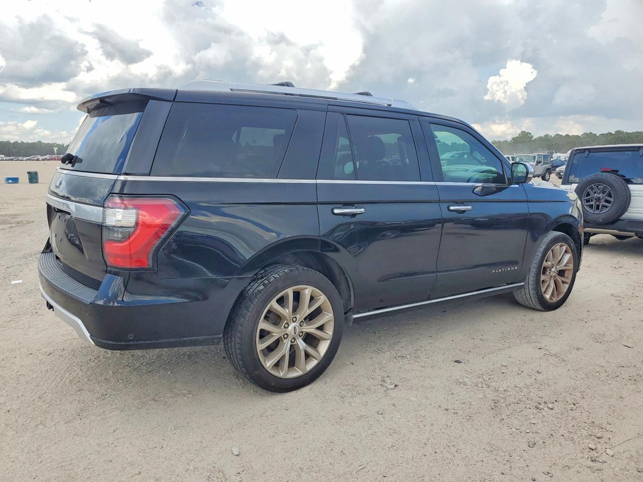 2018 Ford Expedition Platinum - zdjęcie 3