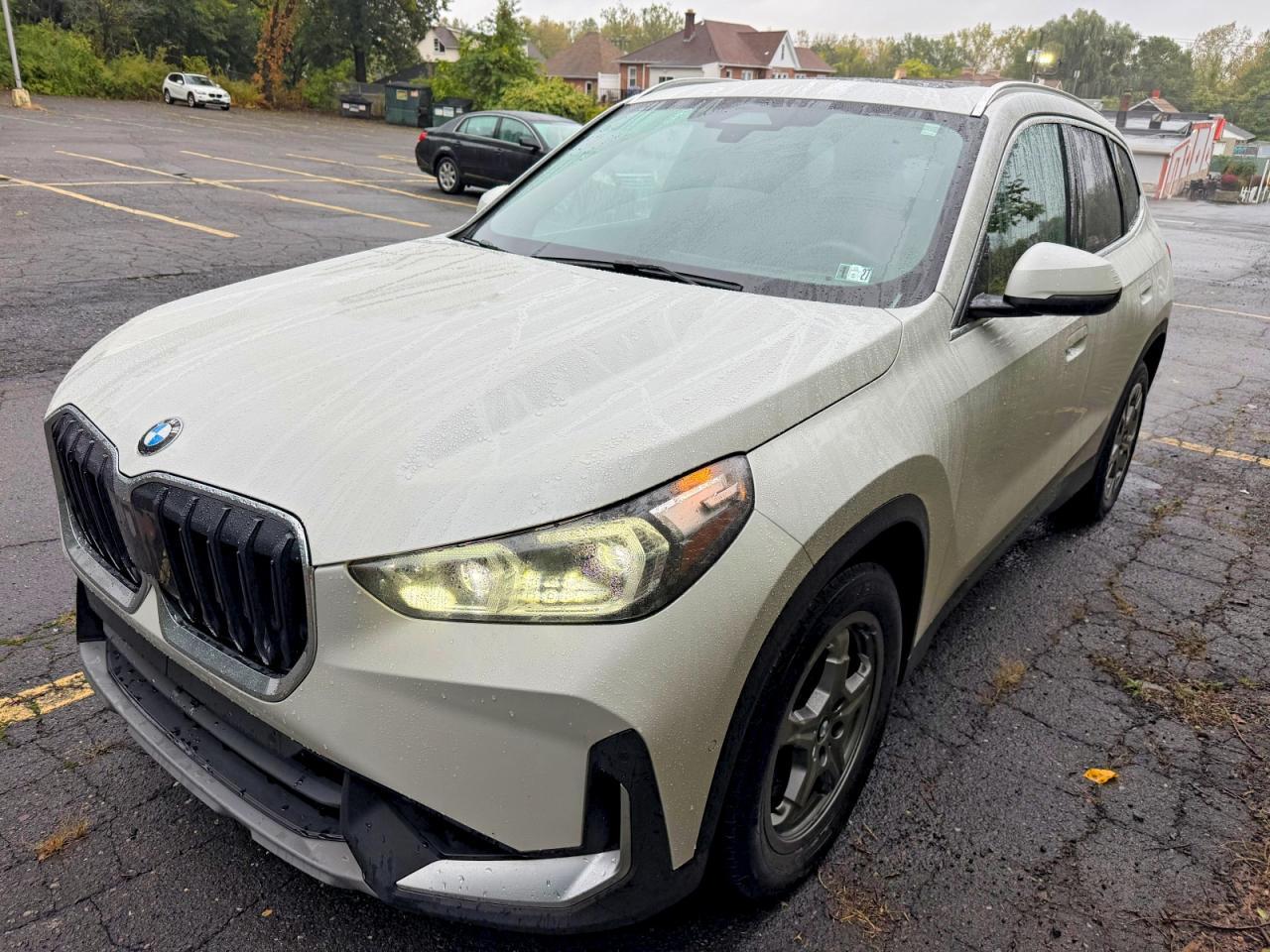 2023 BMW X1 xDrive28I - zdjęcie główne