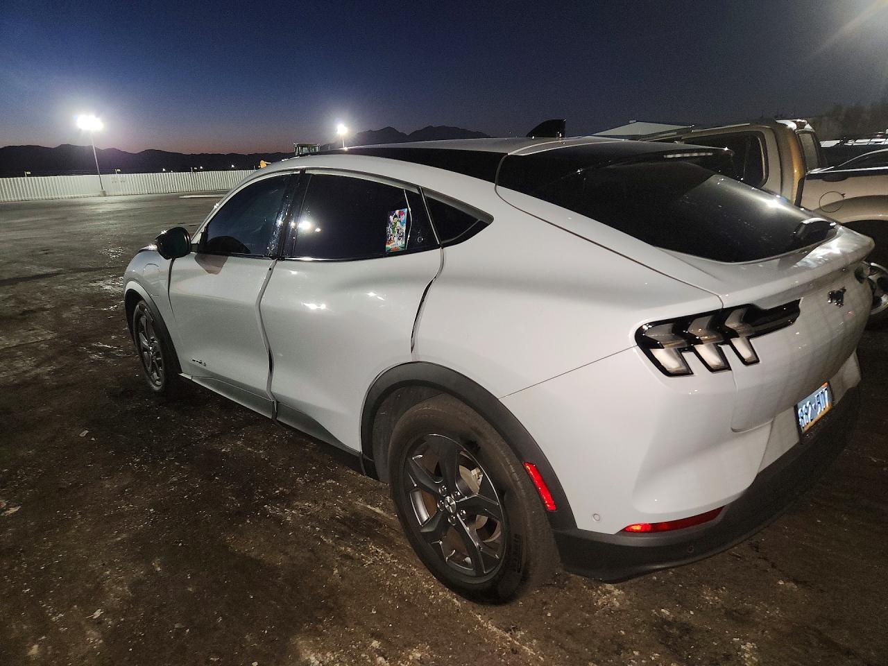 2023 Ford Mustang Mach-E Select - zdjęcie 2