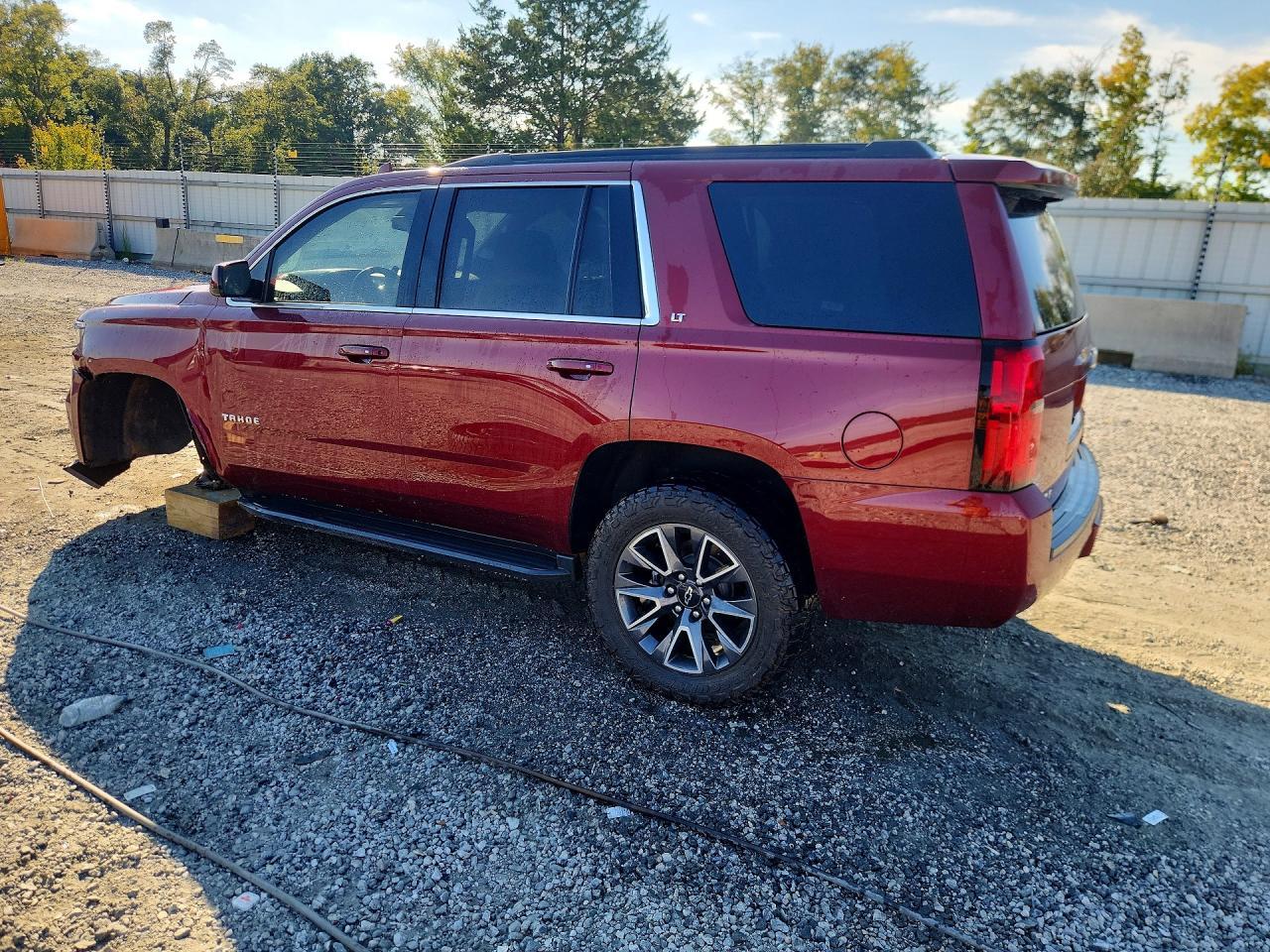 2019 Chevrolet Tahoe C1500 Lt - zdjęcie 2