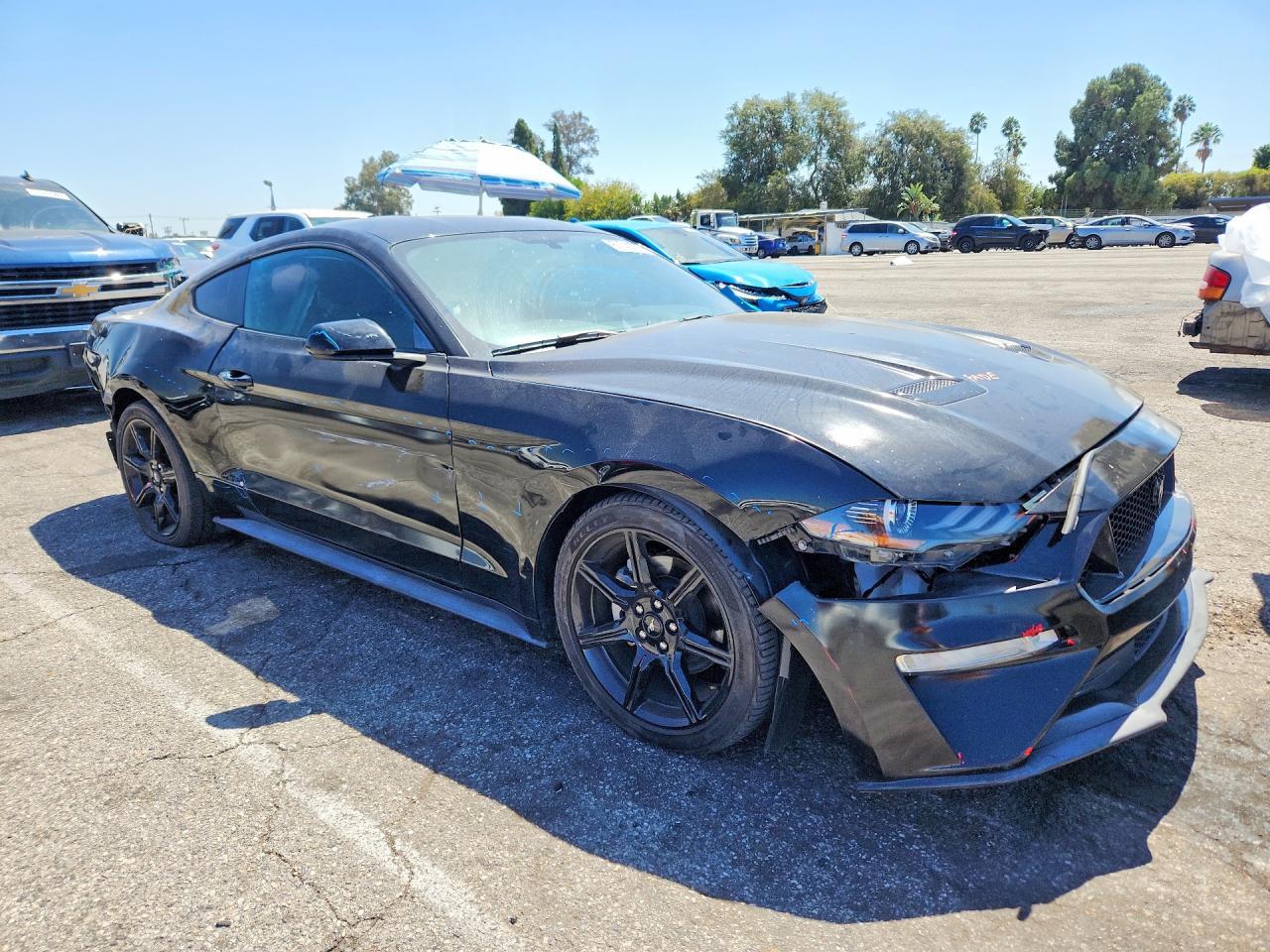 2020 Ford Mustang - zdjęcie 4