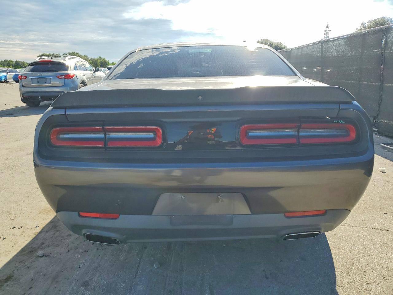 2017 Dodge Challenger Sxt - zdjęcie 6