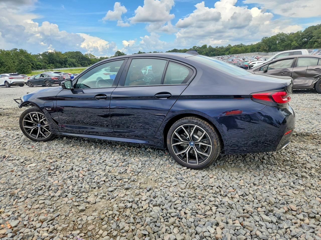 2022 BMW 530E - zdjęcie 2