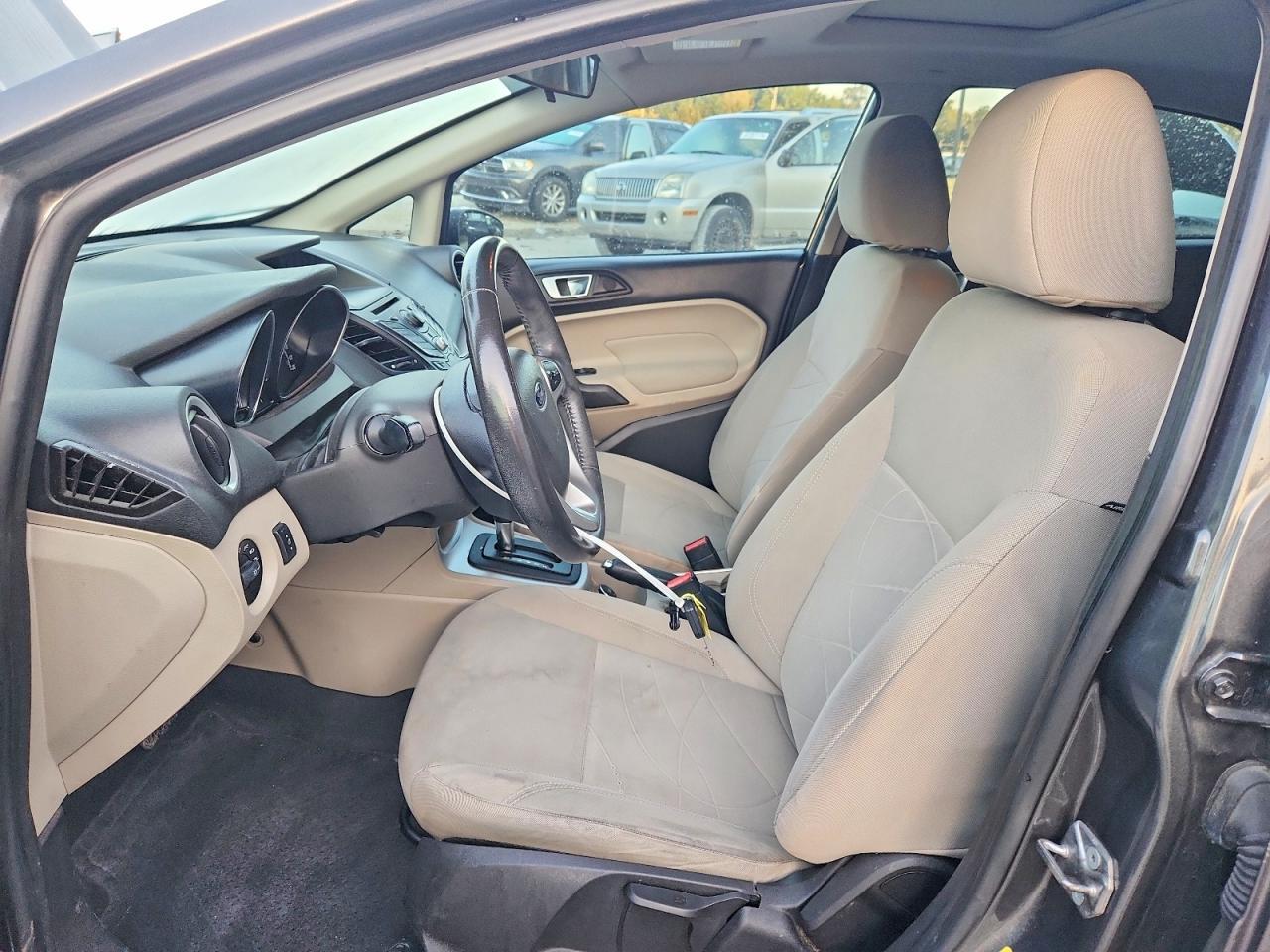 2015 Ford Fiesta Se - zdjęcie 7
