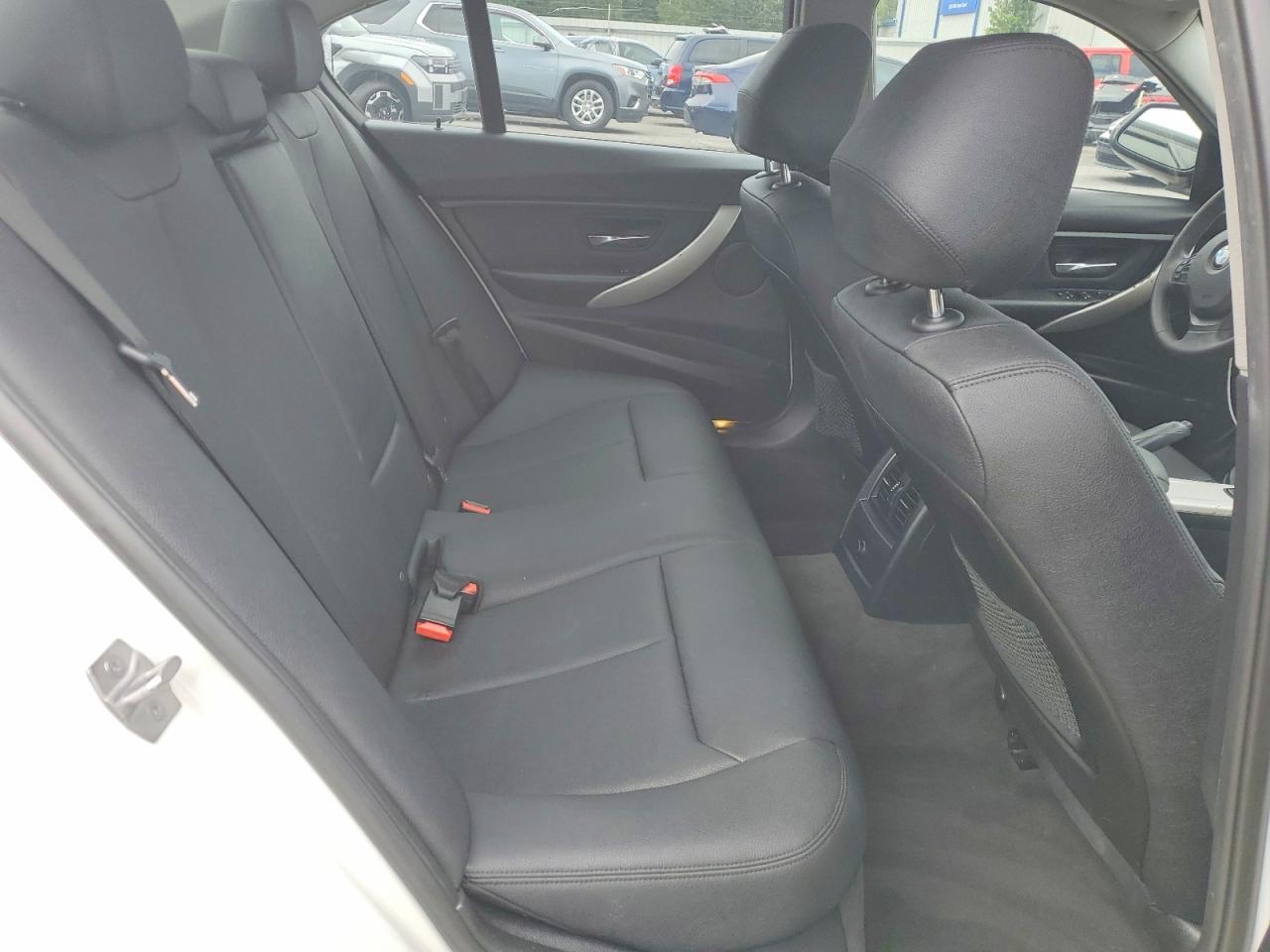 2018 BMW 320 Xi - zdjęcie 10