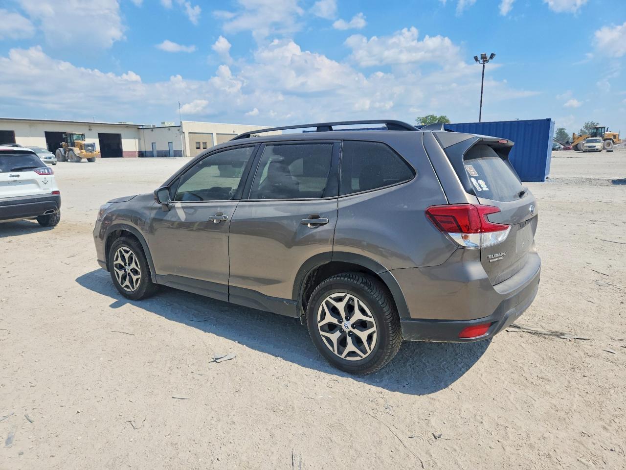 2020 Subaru Forester Premium - zdjęcie 2