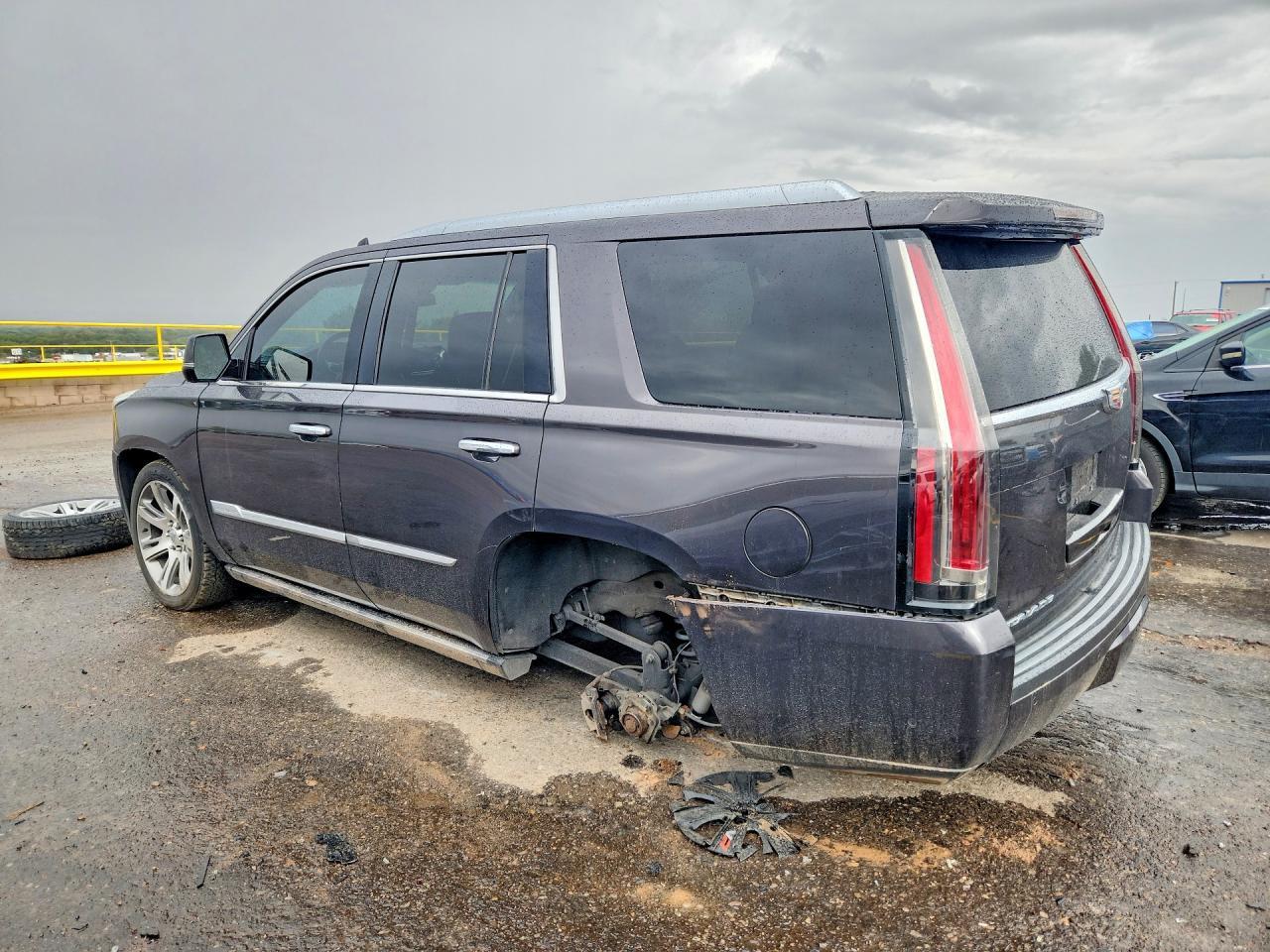 2017 Cadillac Escalade Premium Luxury - zdjęcie 2