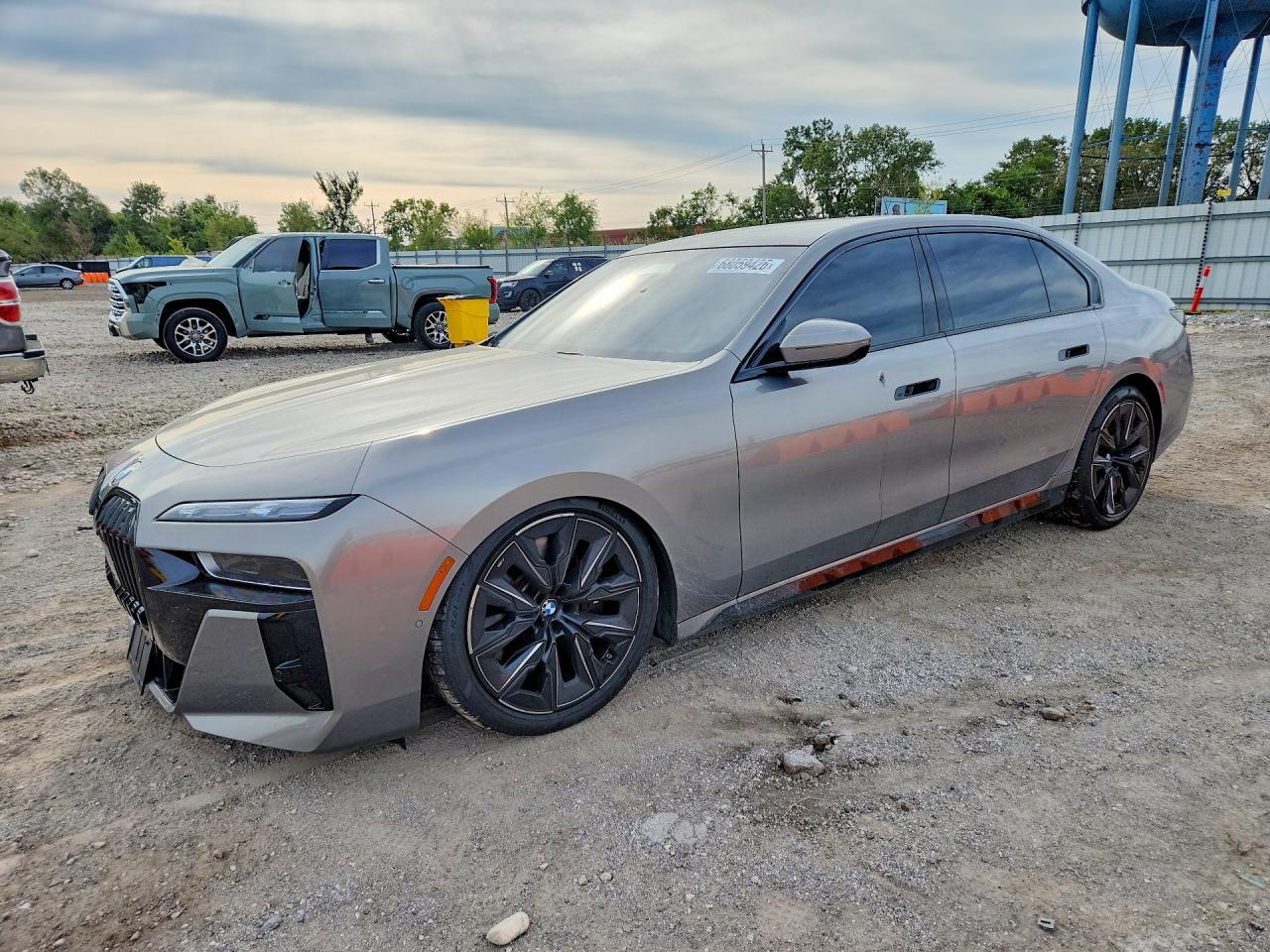 2023 BMW Seria 7 760i - zdjęcie główne