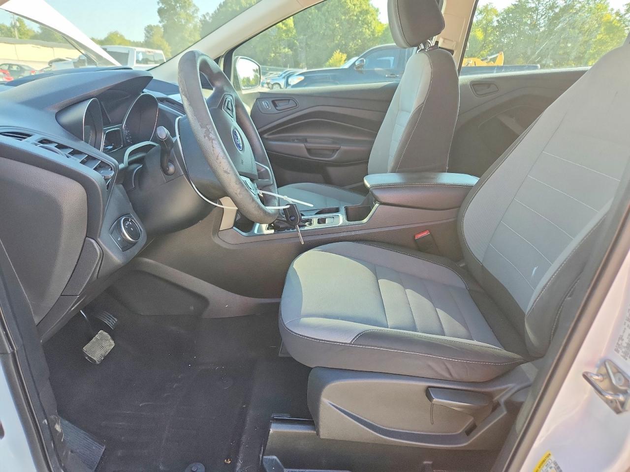2017 Ford Escape S - zdjęcie 7
