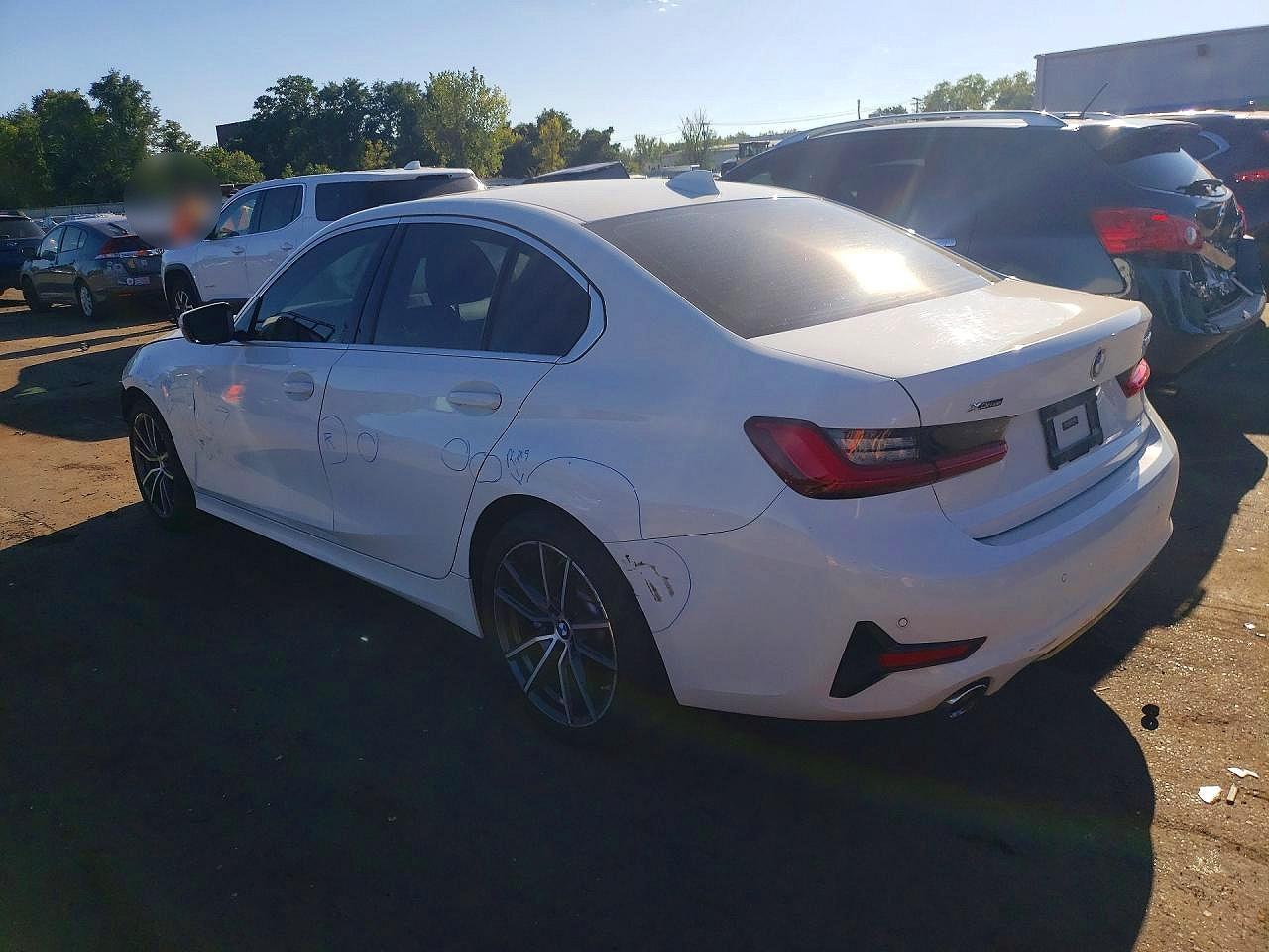 2020 BMW Seria 3 330i - zdjęcie 2