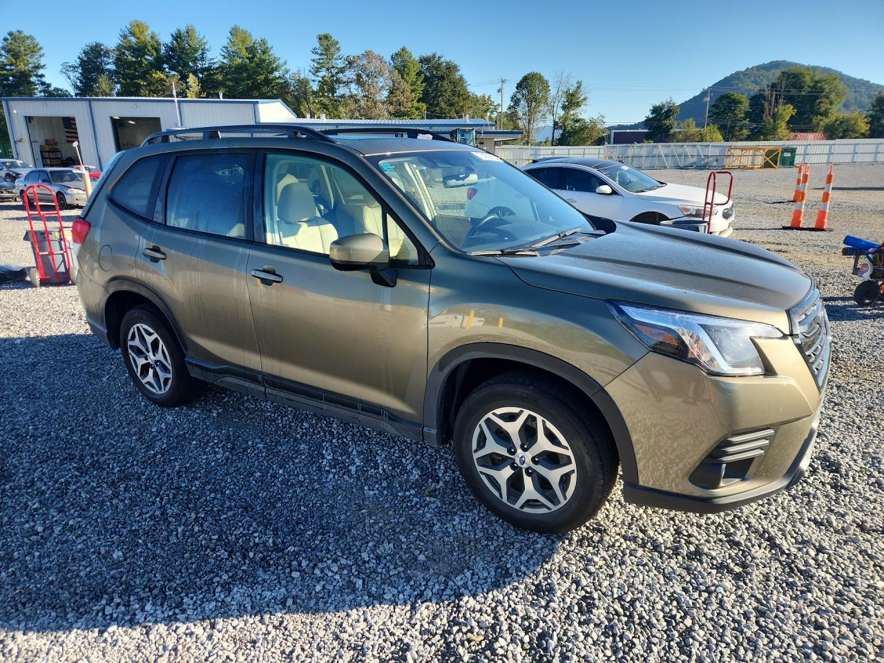 2023 Subaru Forester Premium - zdjęcie 4