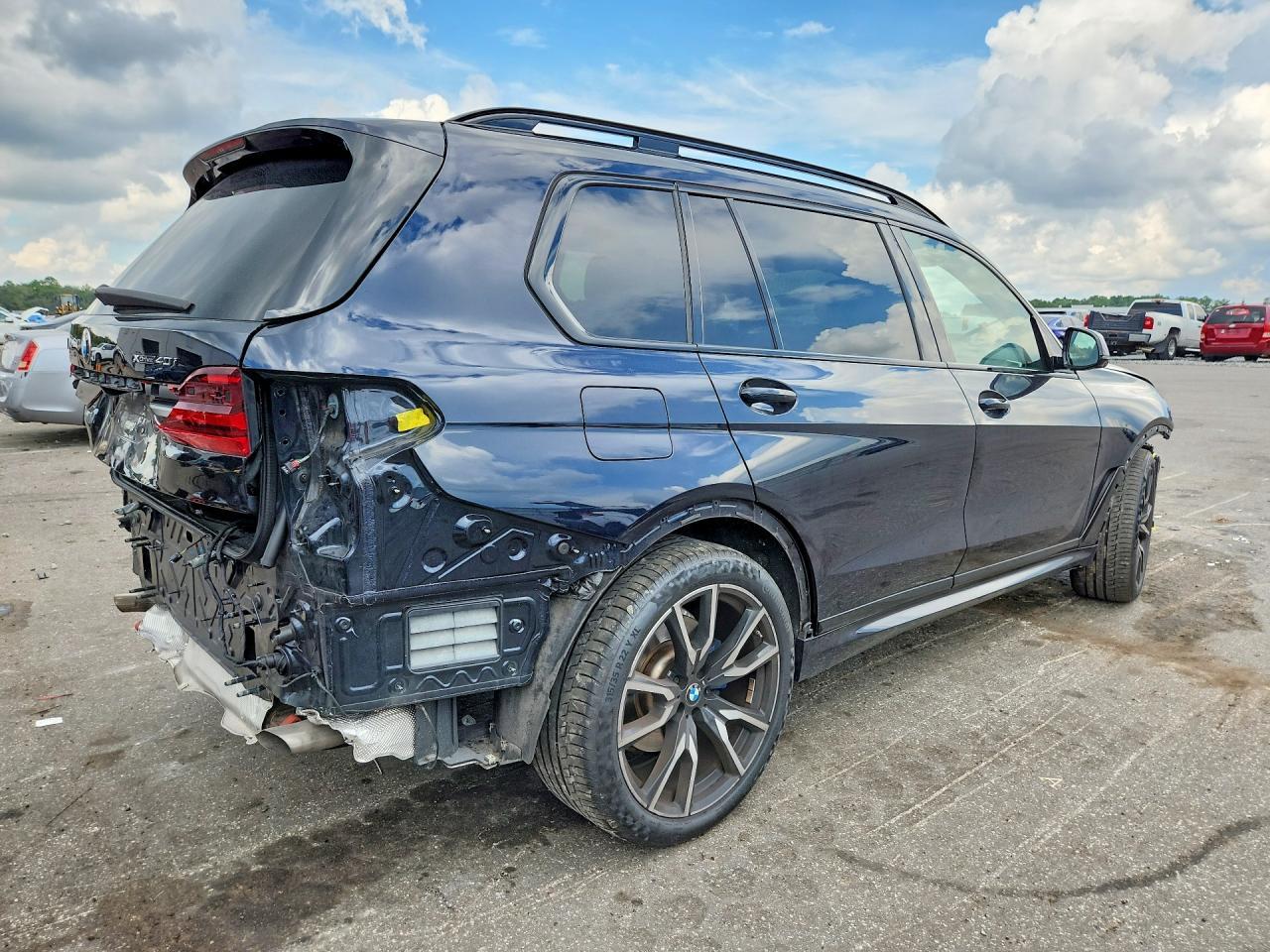 2022 BMW X7 xDrive40I - zdjęcie 3