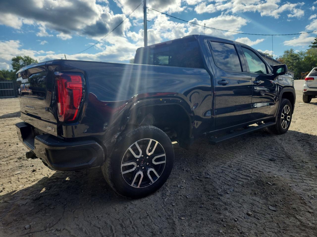 2022 GMC Sierra K1500 At4 - zdjęcie 3