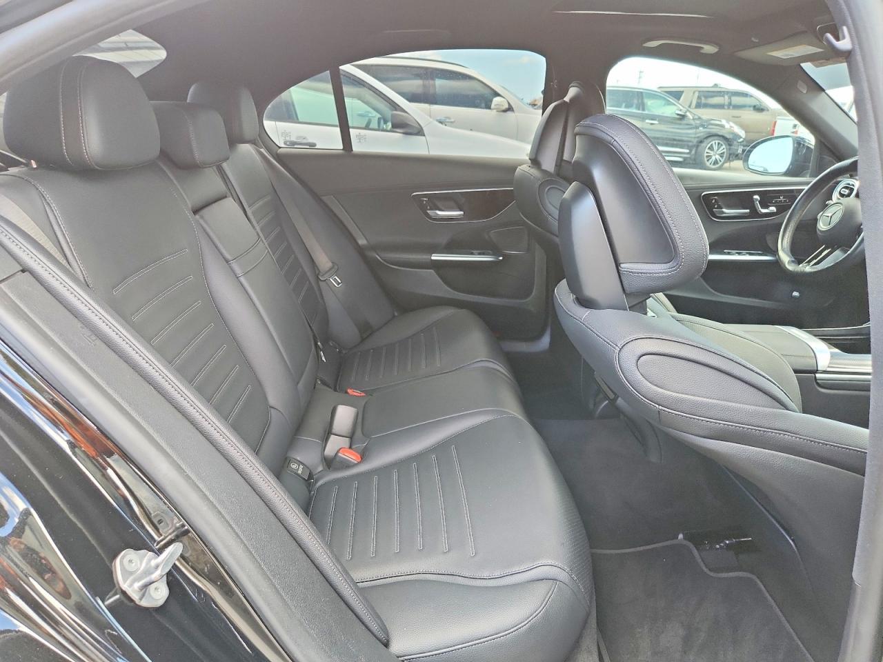 2022 Mercedes-Benz C 300 - zdjęcie 10
