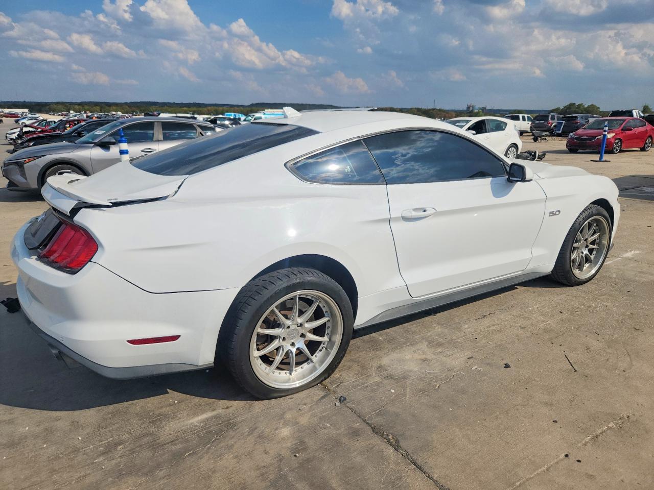 2021 Ford Mustang Gt - zdjęcie 3
