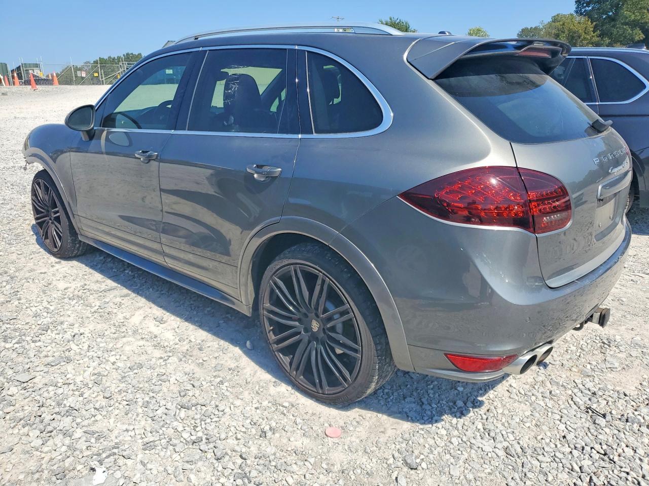 2014 Porsche Cayenne Gts - zdjęcie 2