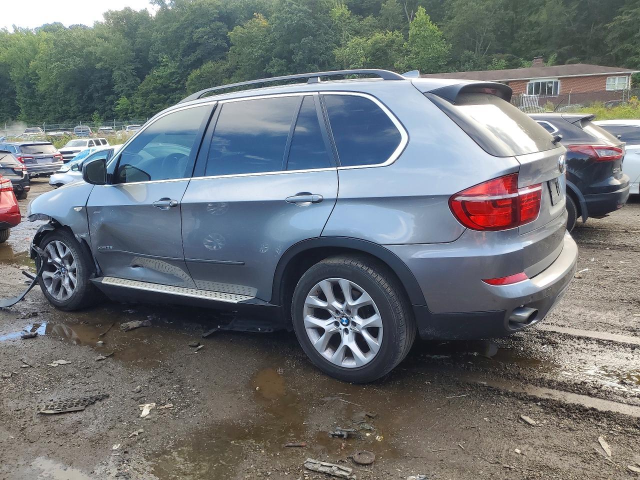 2013 BMW X5 xDrive35I - zdjęcie 2