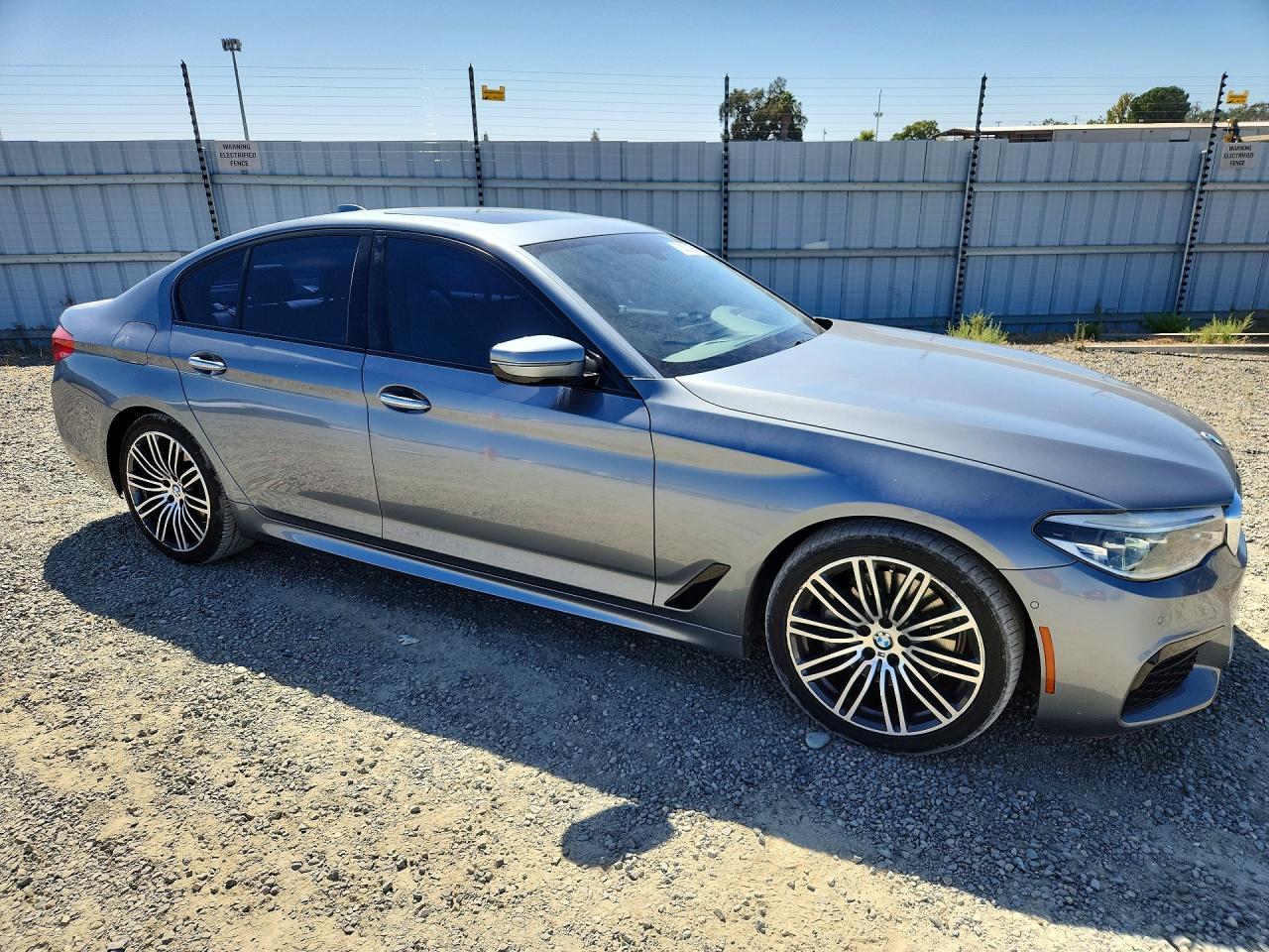 2017 BMW 530 I - zdjęcie 4