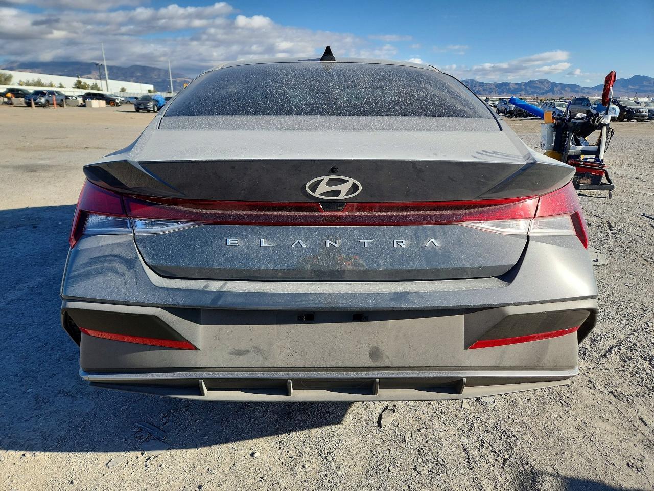 2026 Hyundai Elantra Se - zdjęcie 6