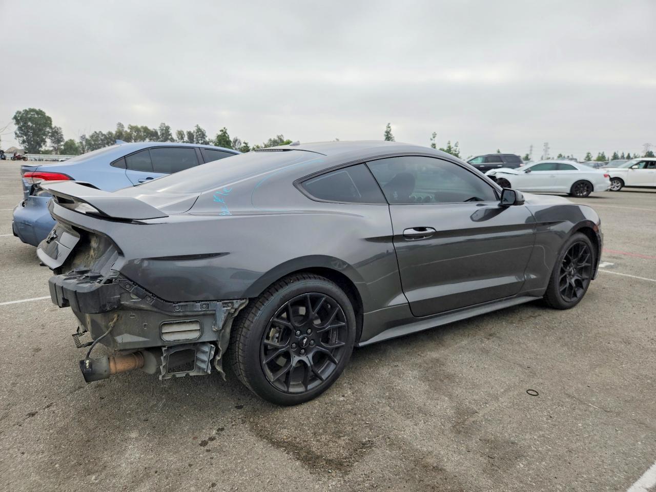 2018 Ford Mustang - zdjęcie 3