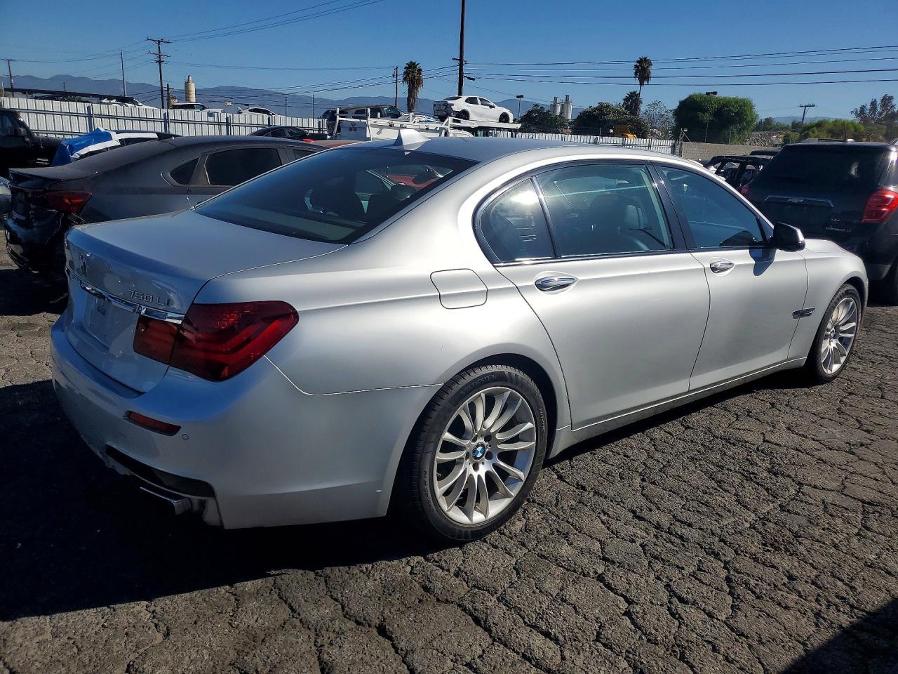 2014 BMW 750 Lxi - zdjęcie 3