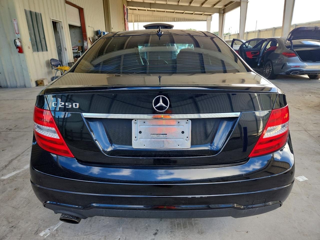 2015 Mercedes-Benz C 250 - zdjęcie 6
