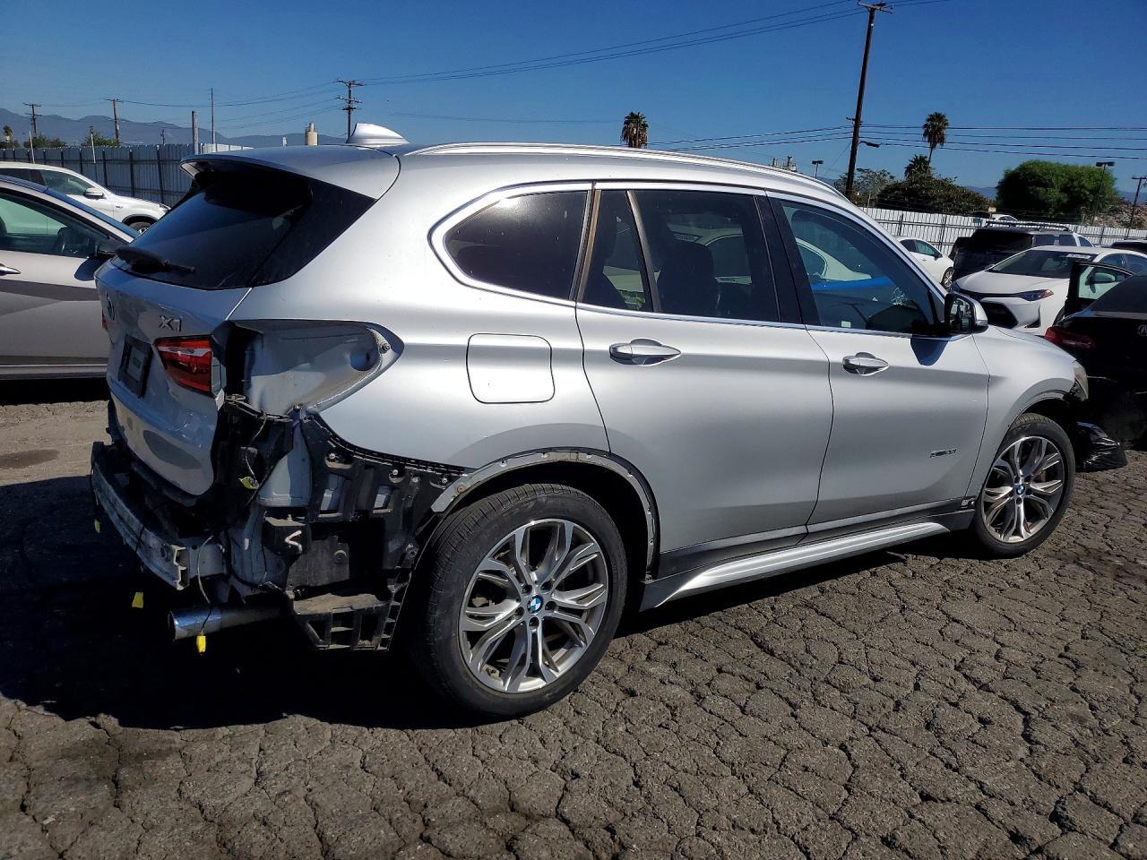 2017 BMW X1 Sdrive28I - zdjęcie 3