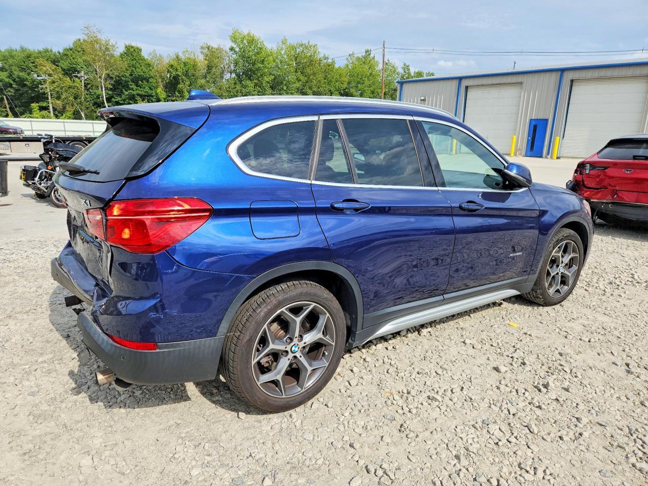 2016 BMW X1 xDrive28I - zdjęcie 3