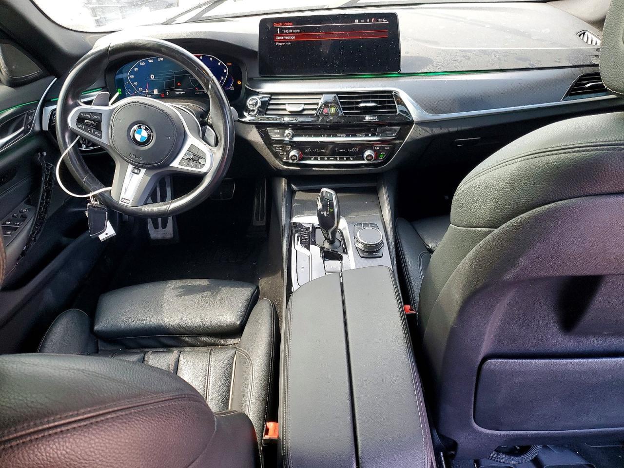 2023 BMW Seria 5 530i - zdjęcie 8