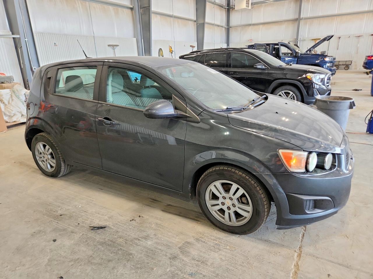 2014 Chevrolet Sonic - zdjęcie 4
