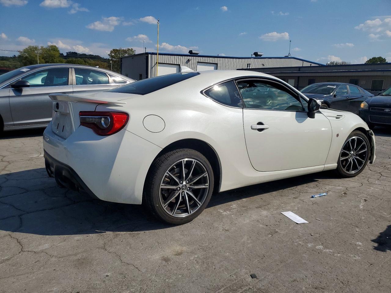 2019 Toyota 86 Base - zdjęcie 3