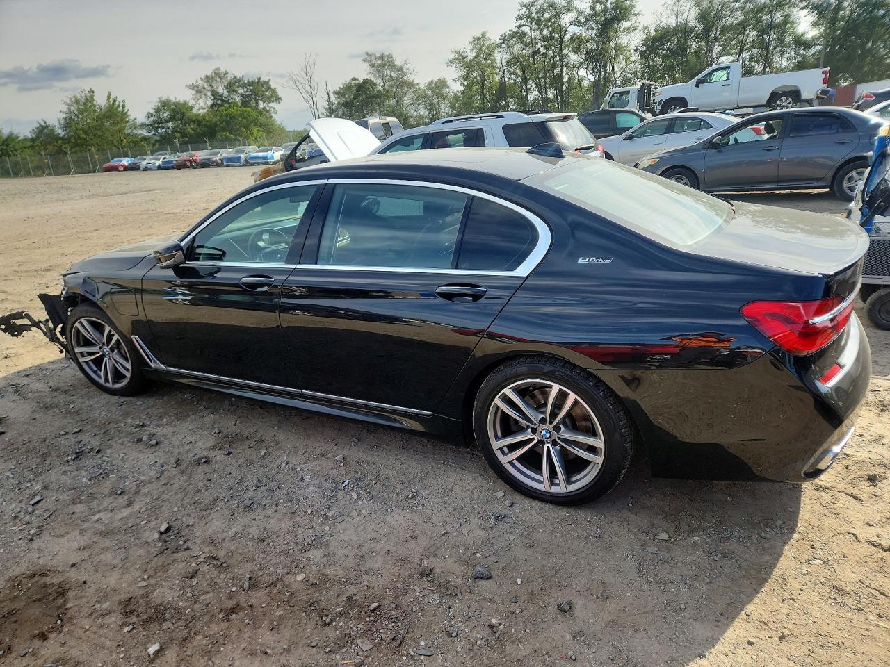 2018 BMW Seria 7 740e - zdjęcie 2